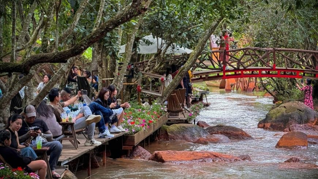 Ca-phe-Suoi-Binh-Yen